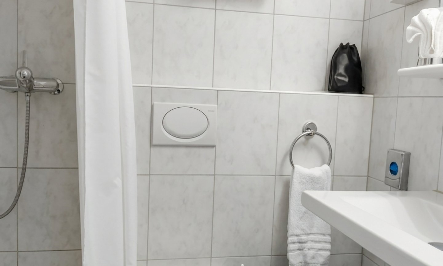 Badezimmer Doppelzimmer mit Balkon